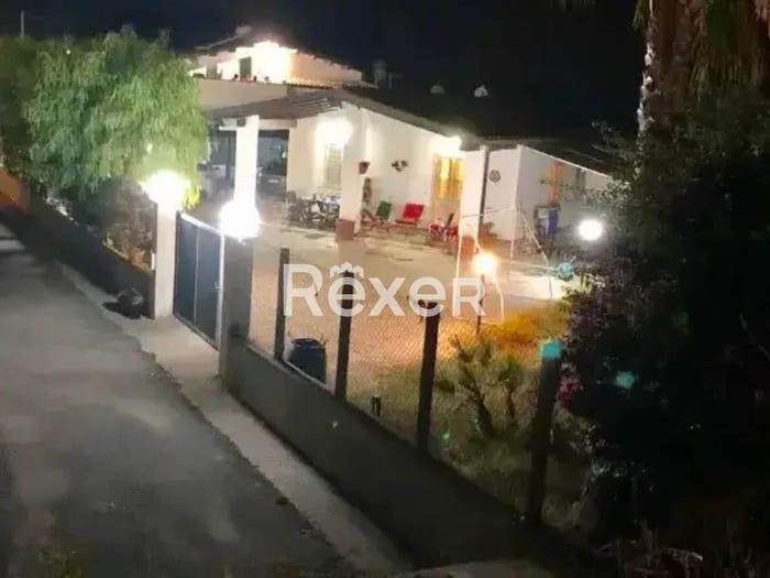 Casa quadrilocale in vendita in Viale Smeraldo, Noto