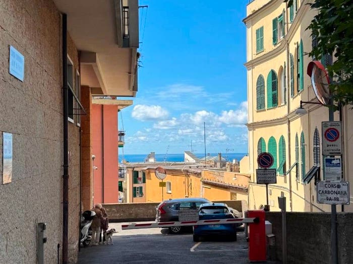 Appartamento con 5 locali in vendita in Corso Carbonara, Carmine, Genova