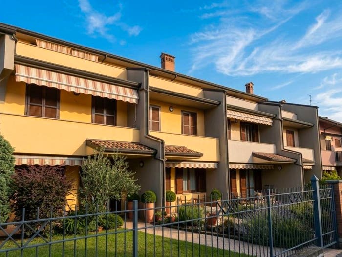 Appartamento trilocale in vendita in Via Milano, Treviglio