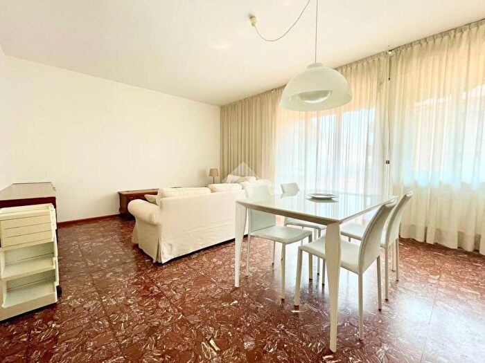 Appartamento trilocale in vendita in Viale Ungheria, Udine
