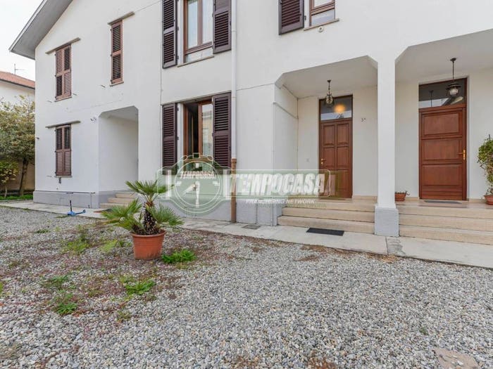 Casa trilocale in vendita in Via Alessandro Volta, Comun Nuovo