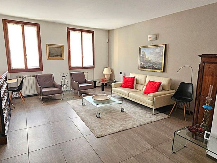 Appartamento quadrilocale in vendita in Via Giovanni Carnevali, Centro, Cremona