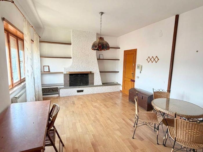 Appartamento con 5 locali in vendita in Via Cardinal Federico Tedeschini, Rieti