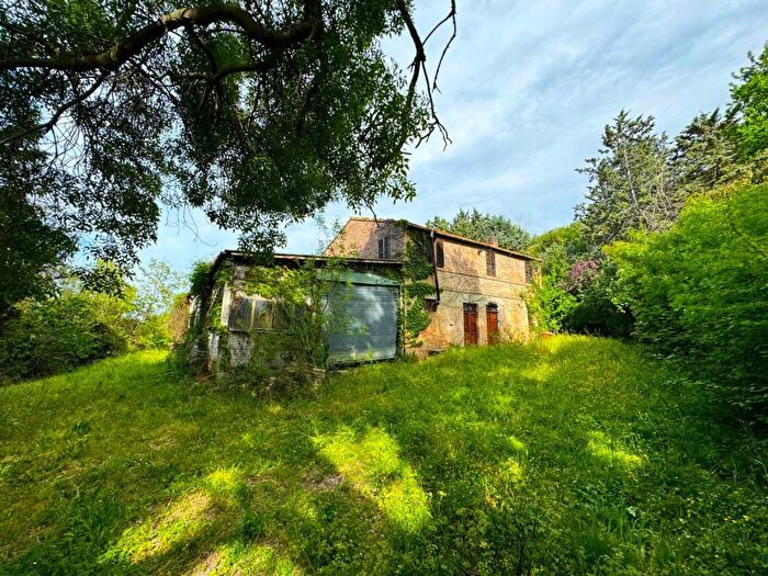 Casa con 6 locali in vendita in Via Lauretana, Fermo