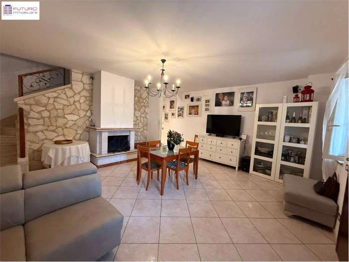 Casa con 6 locali in vendita in Centro, Fondi