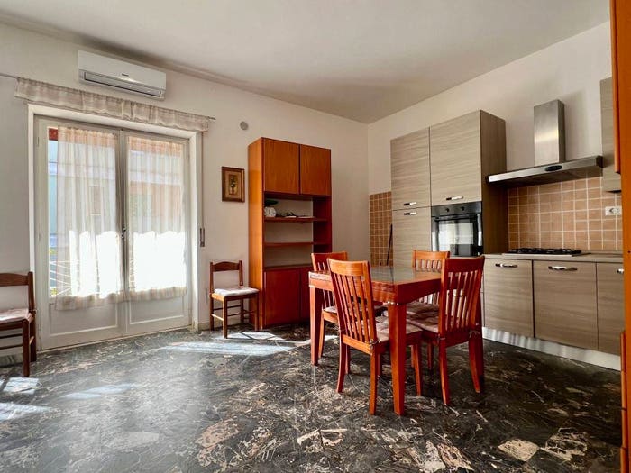 Appartamento con 5 locali in vendita in Via Ventotene, Gaeta
