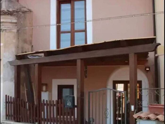Casa con 6 locali in vendita in Via Senatore Francesco Todaro, Cortale