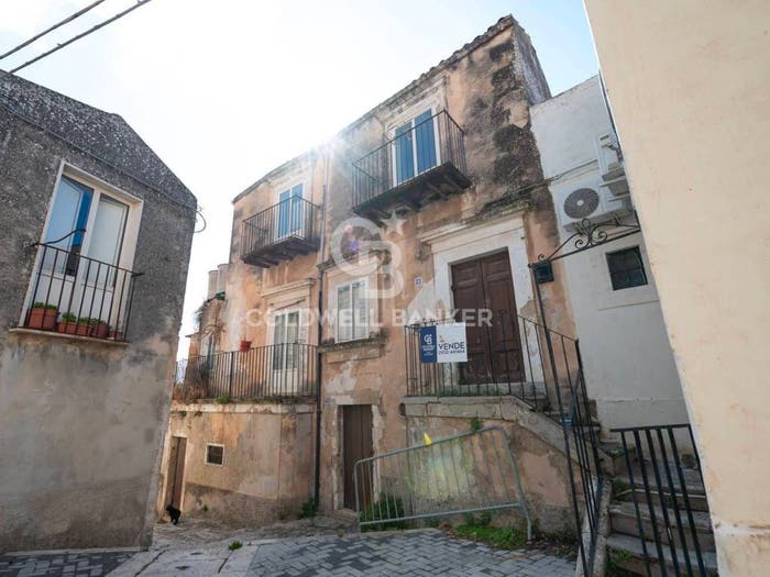 Casa con 6 locali in vendita in VIA NATIVO, Modica Alta, Modica