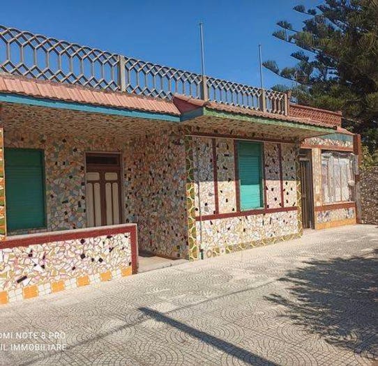 Casa quadrilocale in vendita in Via Dei Pini, Granelli, Pachino