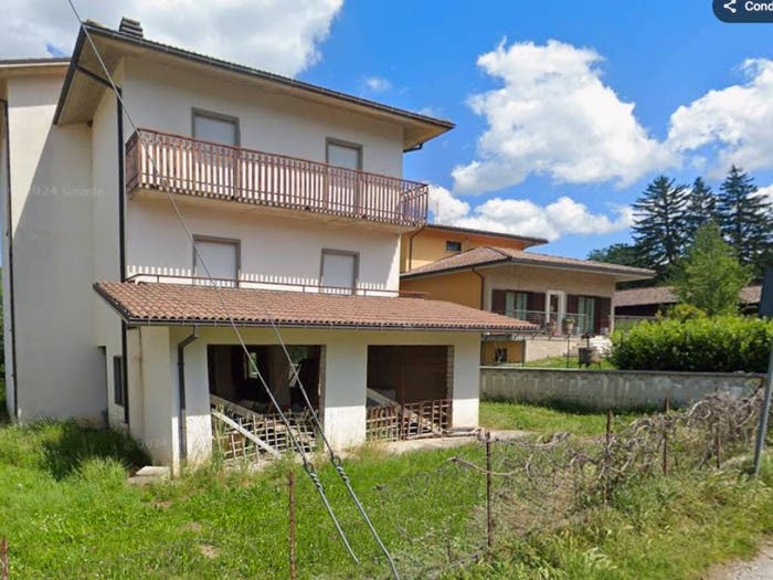 Casa con 6 locali in vendita in Via San Bartolomeo, Villagrande, Tornimparte