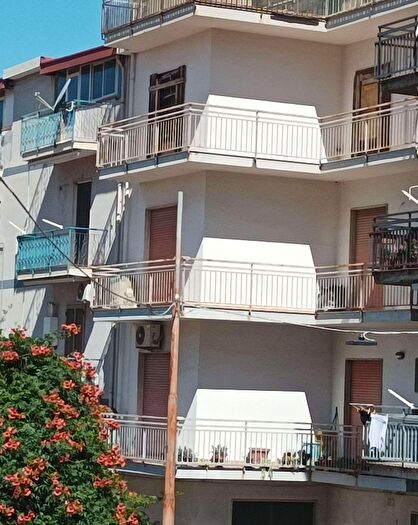 Casa con 5 locali in vendita in Reggio Calabria