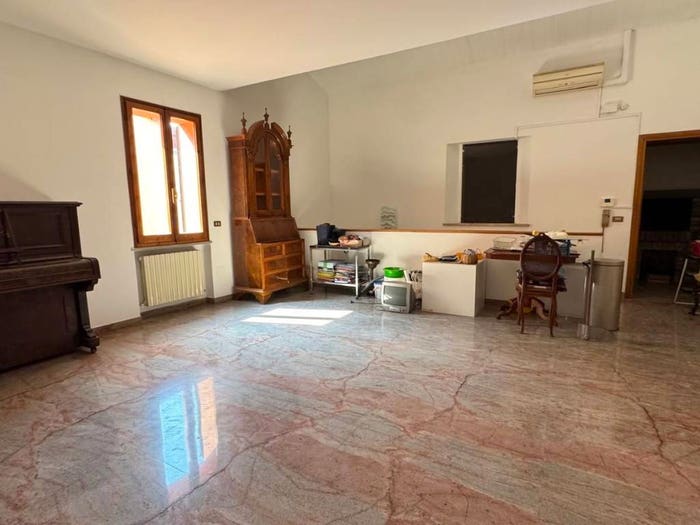 Casa con 5 locali in vendita in Piazza del Carmine, Centro Storico, Forlì