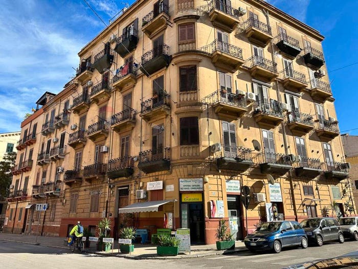 Appartamento con 6 locali in vendita in Via Carlo Pisacane, Oreto Perez, Palermo
