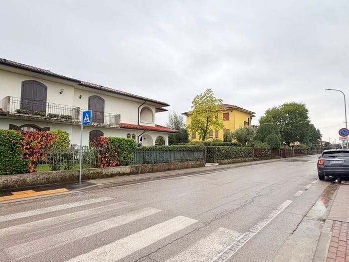 Casa con 5 locali in vendita in Via Guglielmo Marconi, Centro, Monticello Conte Otto