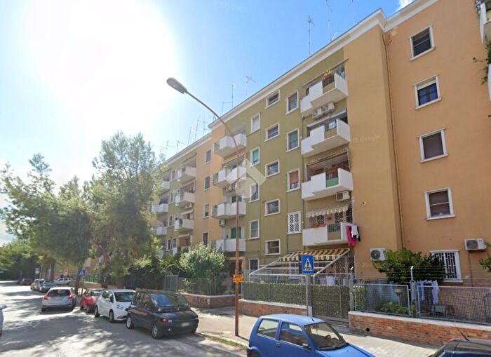 Appartamento trilocale in vendita in Via Romolo Caggese, Foggia