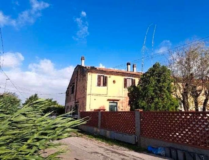 Appartamento con 6 locali in vendita in Pugnano, Fauglia