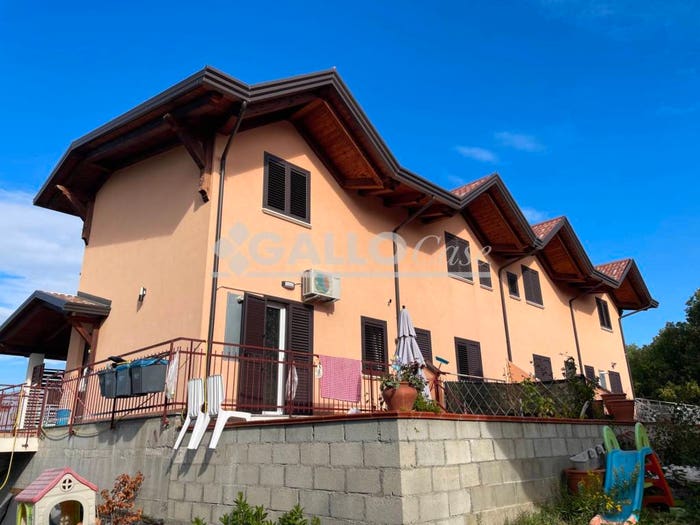 Casa con 5 locali in vendita in Via Grandinetti, Centro, Rovito
