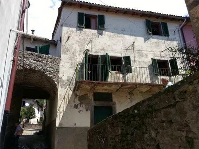 Casa con 6 locali in vendita in Via Guglielmo Marconi, Centro, Fosciandora
