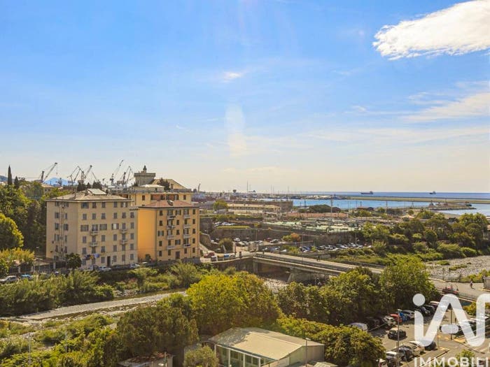 Appartamento con 6 locali in vendita in Via opisso, Pegli, Genova