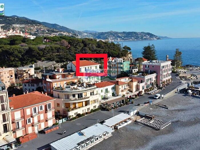 Casa con 5 locali in vendita in Via Sant'Ampelio, Centro, Bordighera