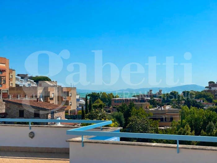 Appartamento quadrilocale in vendita in Viale America, Gaeta