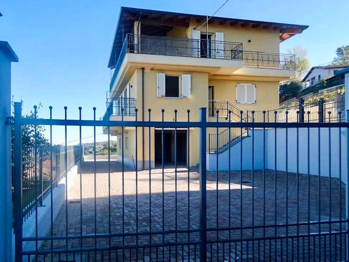 Casa trilocale in vendita in Via Poma, Cassinasco
