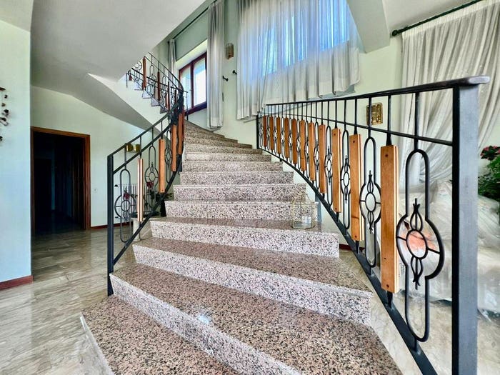 Casa con 6 locali in vendita in Via Attilio Orlandi, Centro, Ronciglione