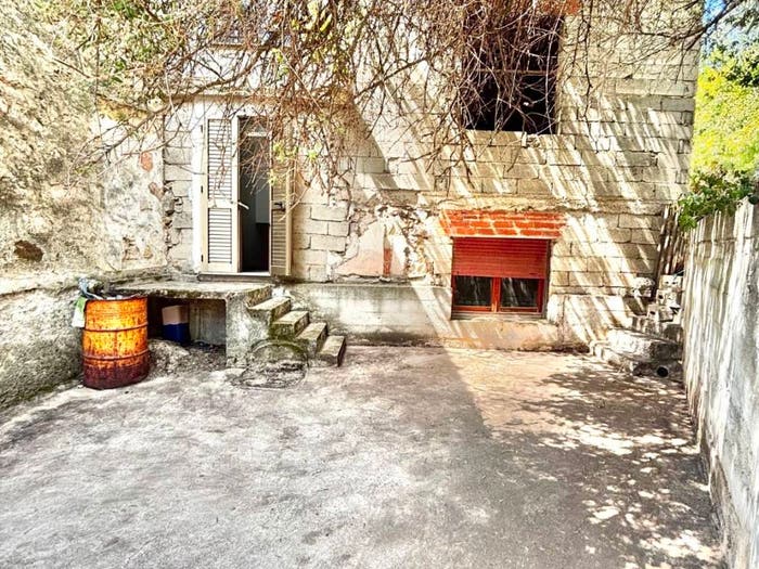 Casa con 6 locali in vendita in Vico Colombo, Silanus