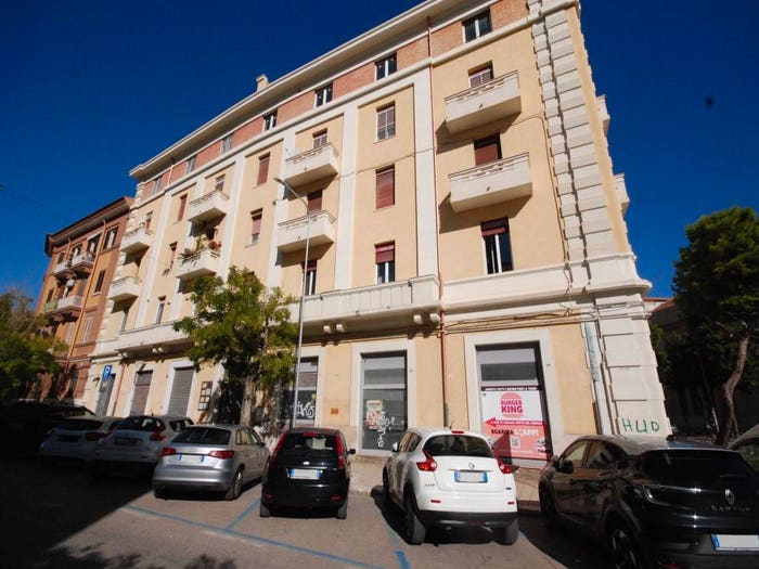 Appartamento con 5 locali in vendita in Via La Rocca, Quartieri Settecenteschi, Foggia