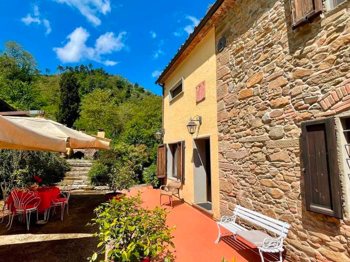 Casa con 6 locali in vendita in Quarrata