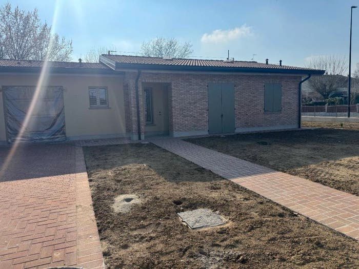 Casa quadrilocale in vendita in Via Achille Grandi, Centro, Albinea