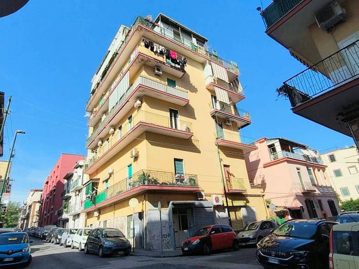Appartamento trilocale in vendita in Via Caio Asinio Pollione, Bagnoli, Napoli