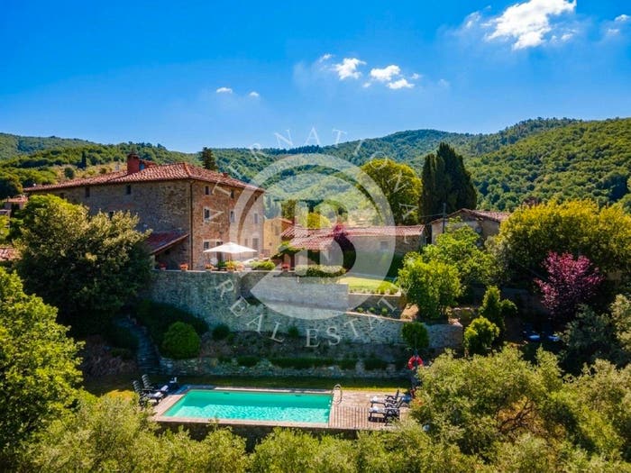 Casa con 6 locali in vendita in Castiglion Fiorentino