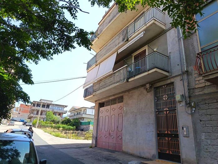 Appartamento con 6 locali in vendita in Via della Rivoluzione Francese, Adrano