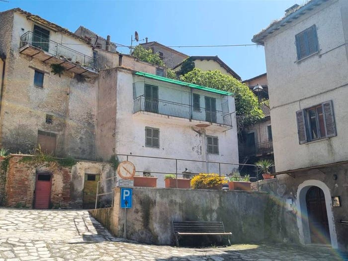 Casa con 6 locali in vendita in via del Palazzetto, Centro, Selci