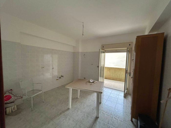 Appartamento trilocale in vendita in Via Adolfo Celi, Contesse, Messina