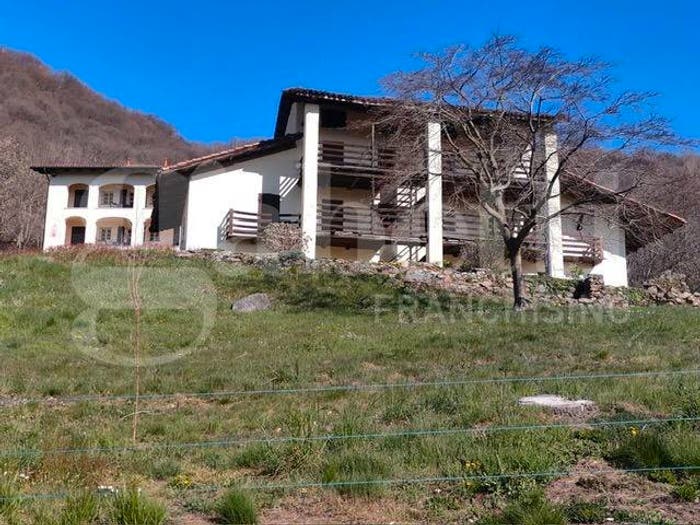 Casa con 6 locali in vendita in Regione Momproso, Pralungo