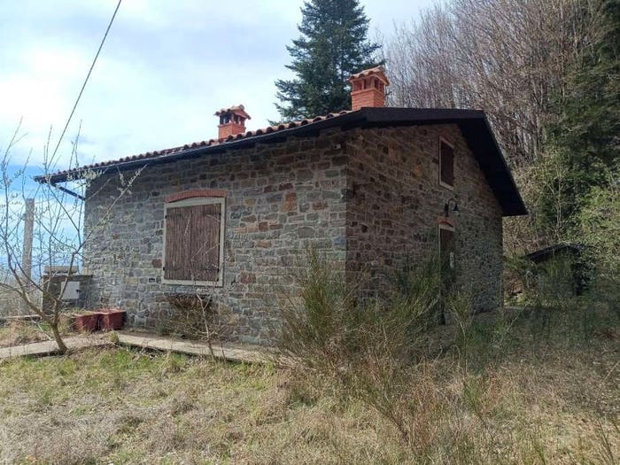 Casa quadrilocale in vendita in Via Cavalieri di Vittorio Veneto, Capanne, Sillano Giuncugnano