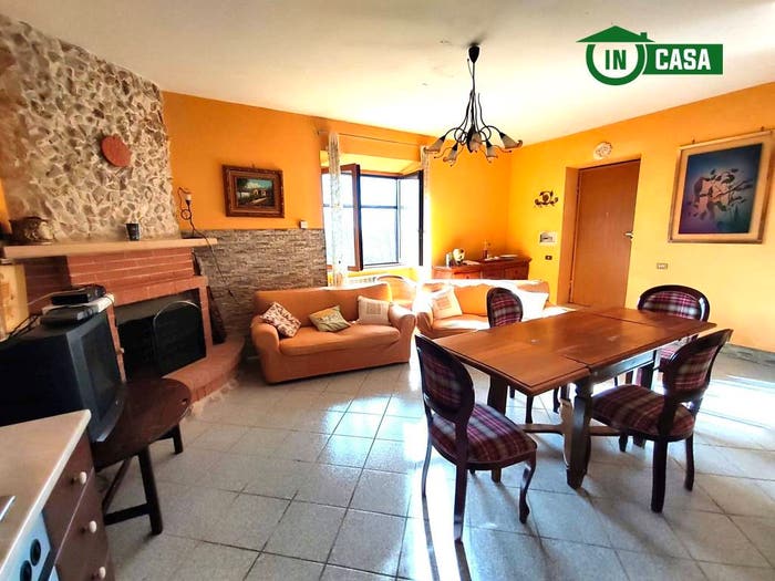 Casa trilocale in vendita in Via Alessandro Volta, Pietrasecca, Carsoli