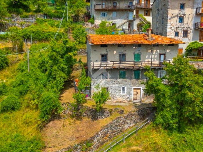 Casa con 5 locali in vendita in Frazione Scottini, Terragnolo