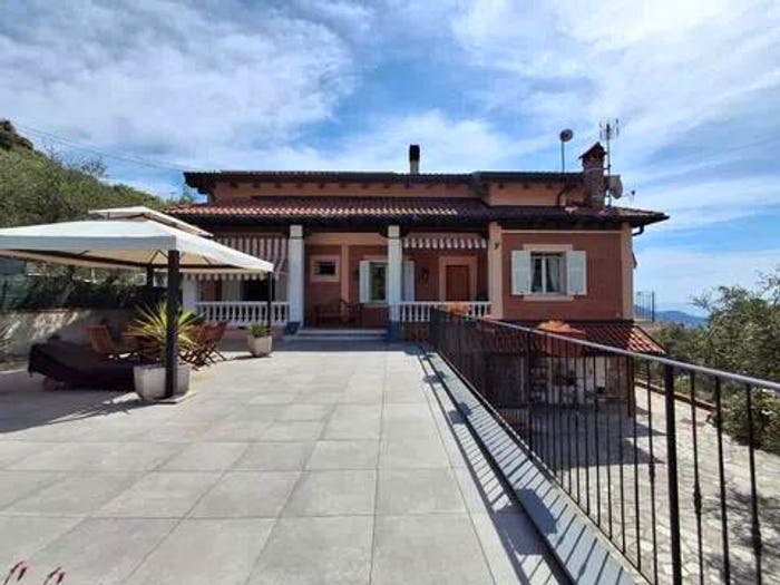 Casa con 6 locali in vendita in Via Silvio Pellico, Borgo Sant'Agata Borgo d'Oneglia Costa d'Oneglia, Imperia