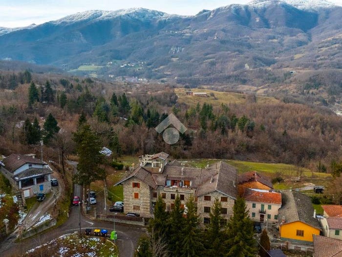 Appartamento bilocale in vendita in Via Rola, Corniglio