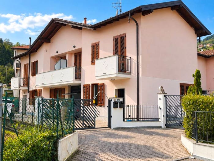 Casa quadrilocale in vendita in Via Valle, Centro, Lavena Ponte Tresa