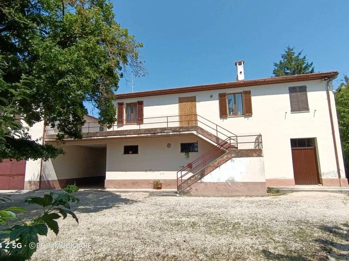 Casa con 5 locali in vendita in Via Teatro Romano, Macerata