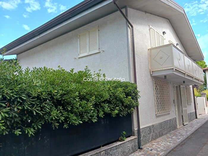 Casa con 7 locali in vendita in Via Giuseppe Mazzini, Forte Dei Marmi