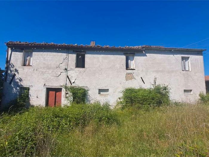 Casa con 6 locali in vendita in Via Follonica snc, San Paolo di Jesi
