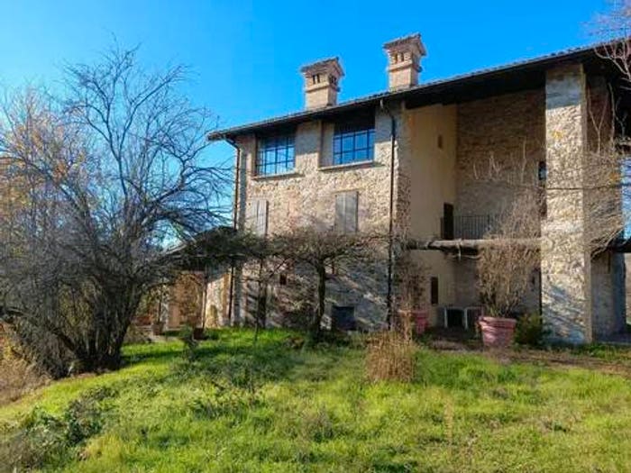 Casa con 6 locali in vendita in Strada Vicinale Montemartino No Number, Alta Val Tidone