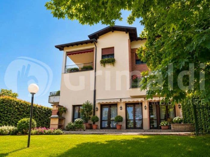 Casa quadrilocale in vendita in via papa giovanni XXIII, Lesmo
