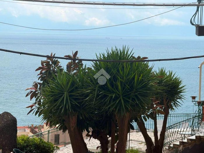 Appartamento bilocale in vendita in Via Parco Carelli, Posillipo, Napoli