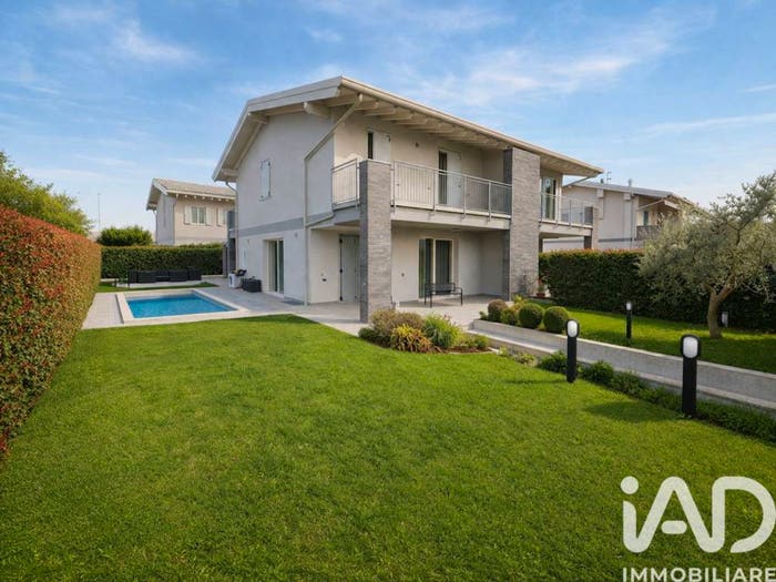 Casa con 6 locali in vendita in Via Fiume, Centro, Castiglione delle Stiviere